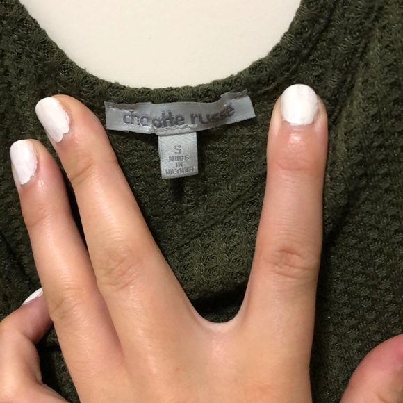 Woman’s small green sweater - Picture 4 of 5